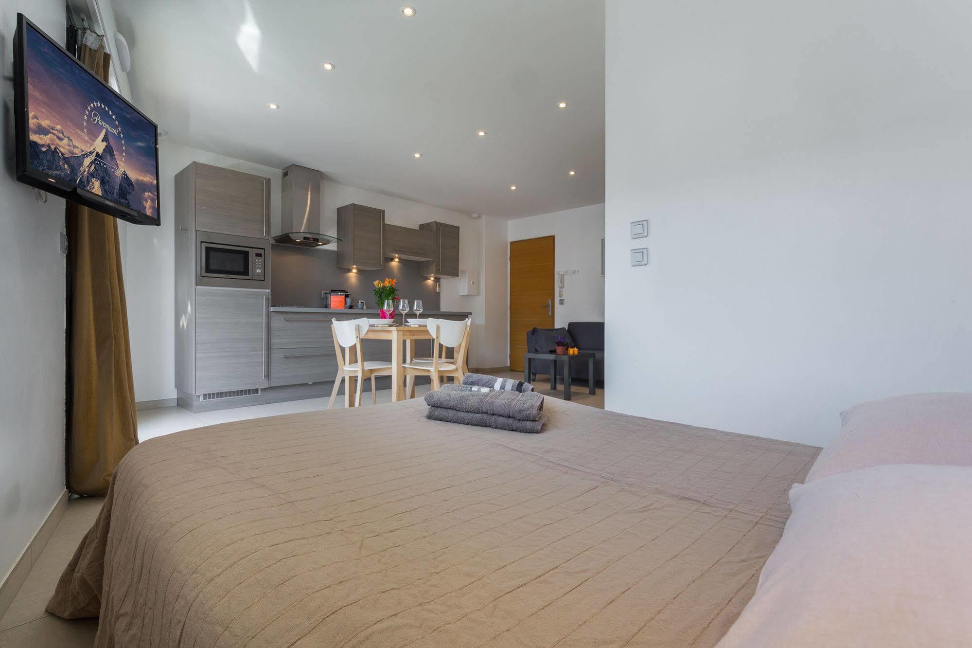 Appart Azur Apartment Saint-Laurent-du-Var Exterior photo