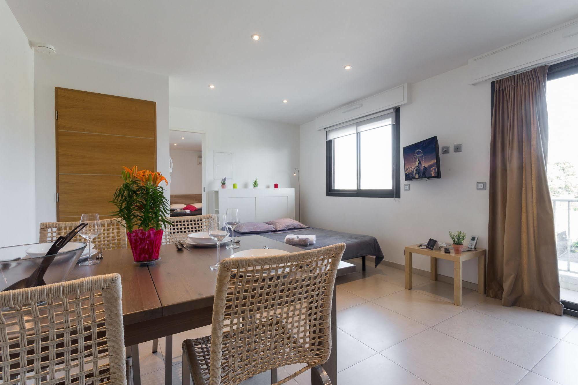 Appart Azur Apartment Saint-Laurent-du-Var Exterior photo